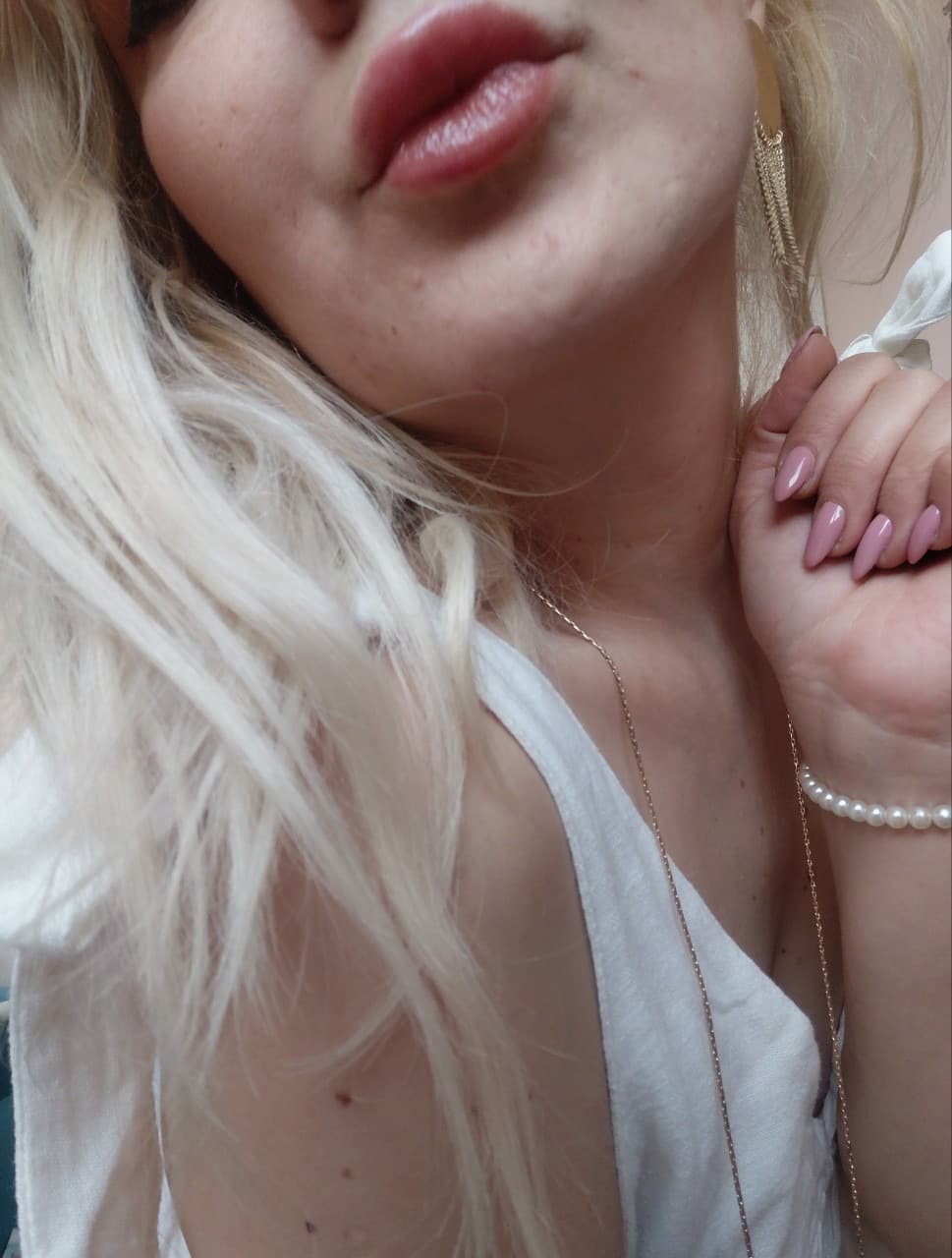 Emma, 24, from United Kingdom
